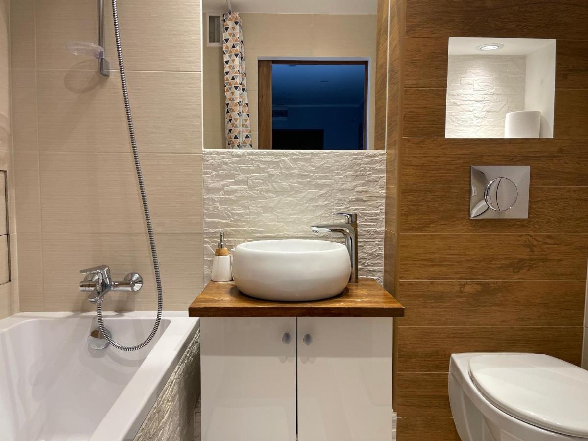 Apartament Z Widokiem เยเลเนียกูรา ภายนอก รูปภาพ