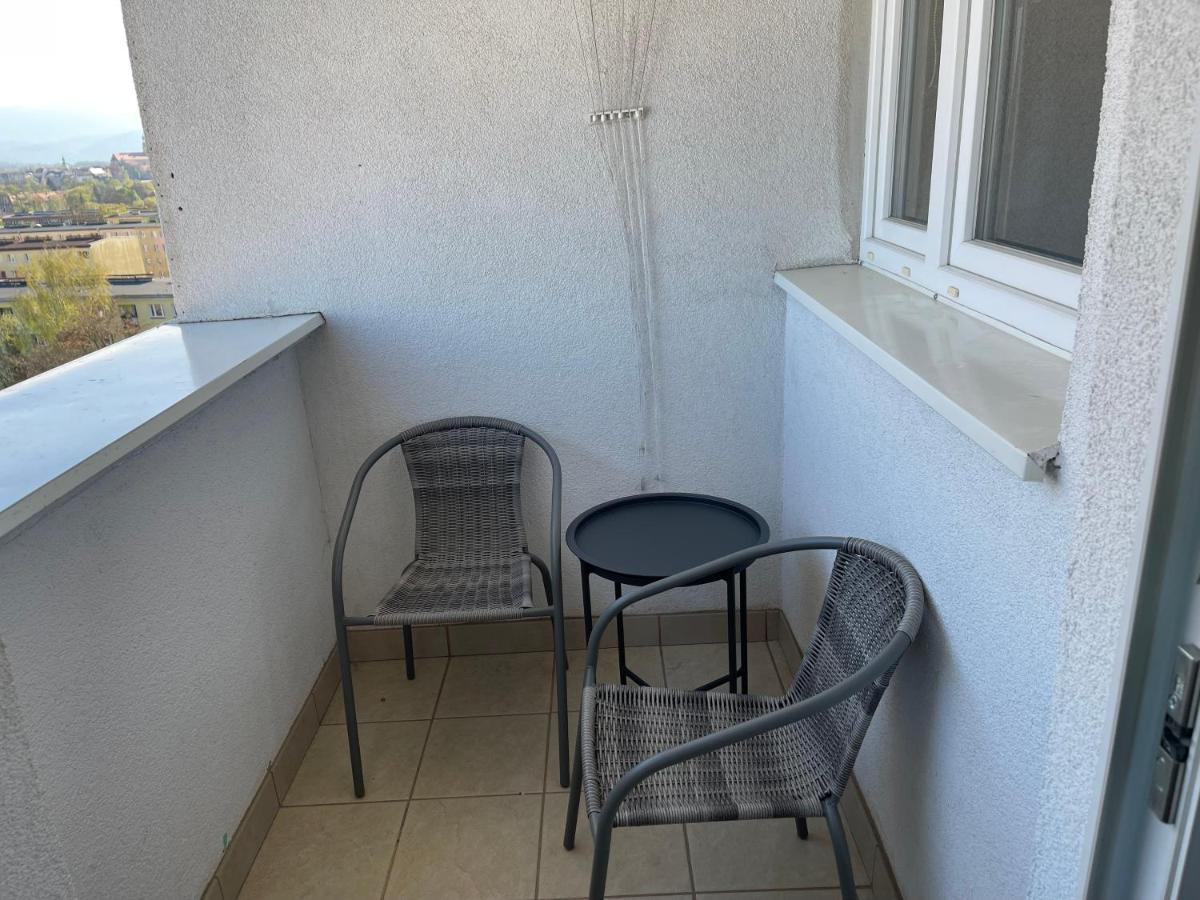 Apartament Z Widokiem เยเลเนียกูรา ภายนอก รูปภาพ